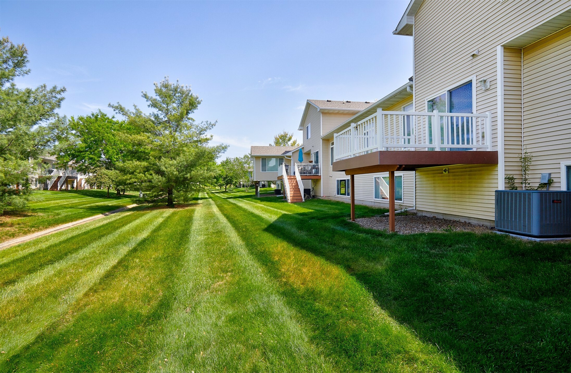 Property Photo: 6106 Pinewood Court IA 50131