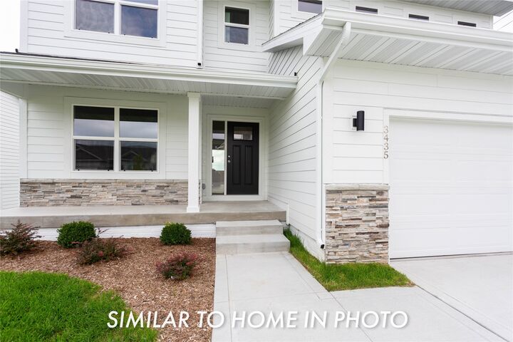Property Photo:  213 Timberview Circle  IA 50219 