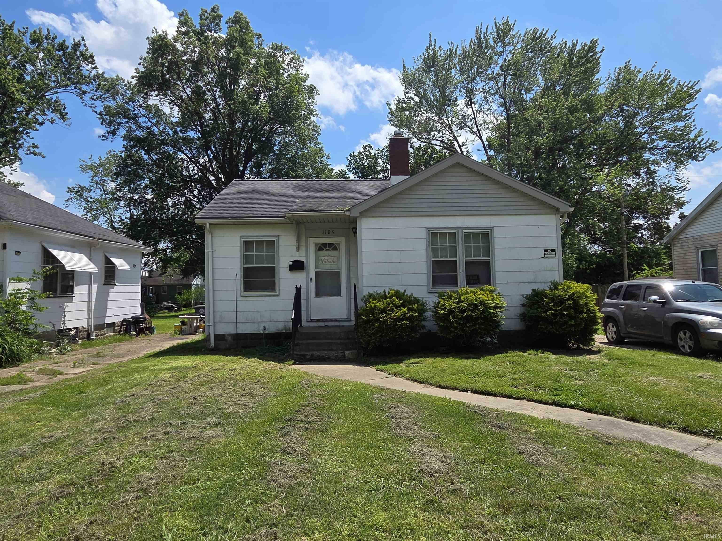 1109 E Chandler Avenue  Evansville IN 47714 photo