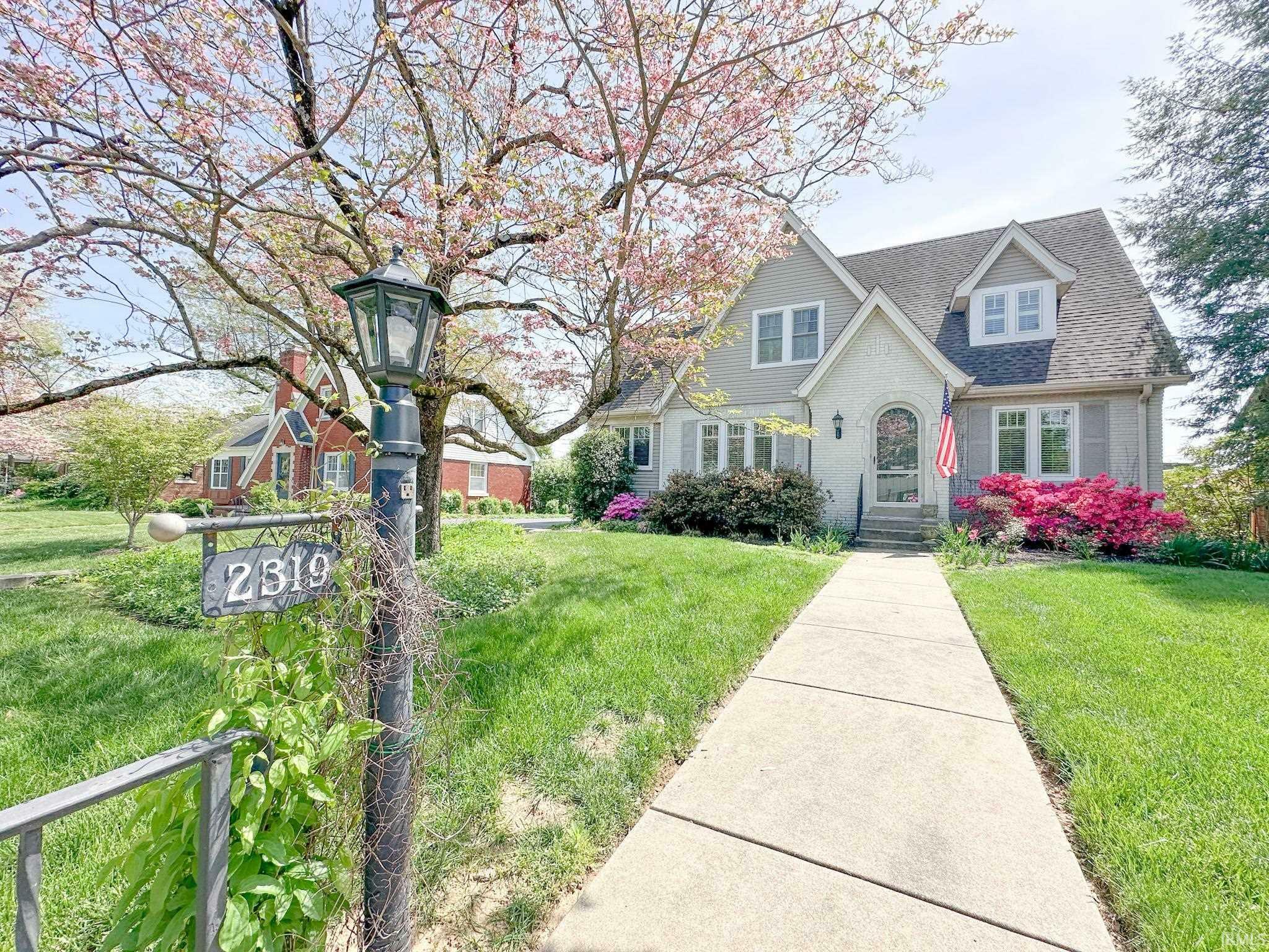 Property Photo: 2319 E Mulberry Street IN 47714