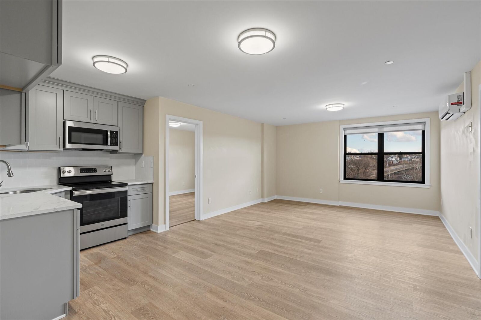 Property Photo: 135 Wakefield Avenue 203 NY 10704