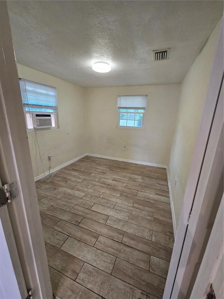 Property Photo: 4607 N 35th Street FL 33610
