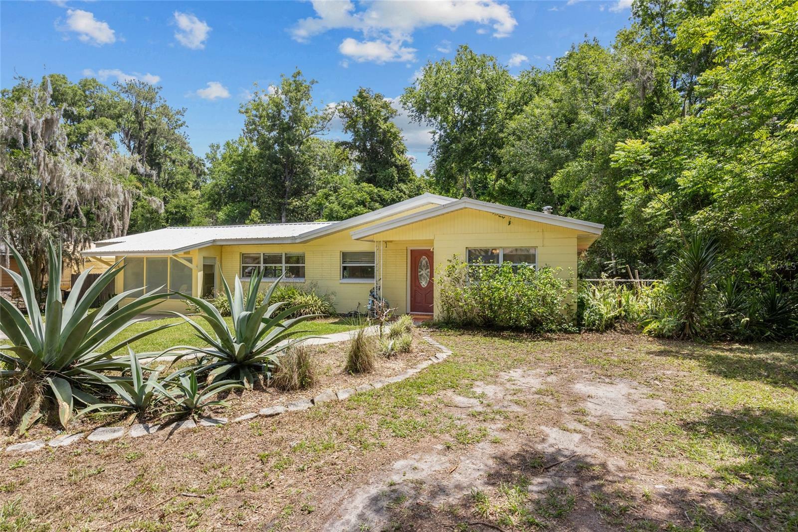 Property Photo:  4023 SW 19th Street  FL 32608 