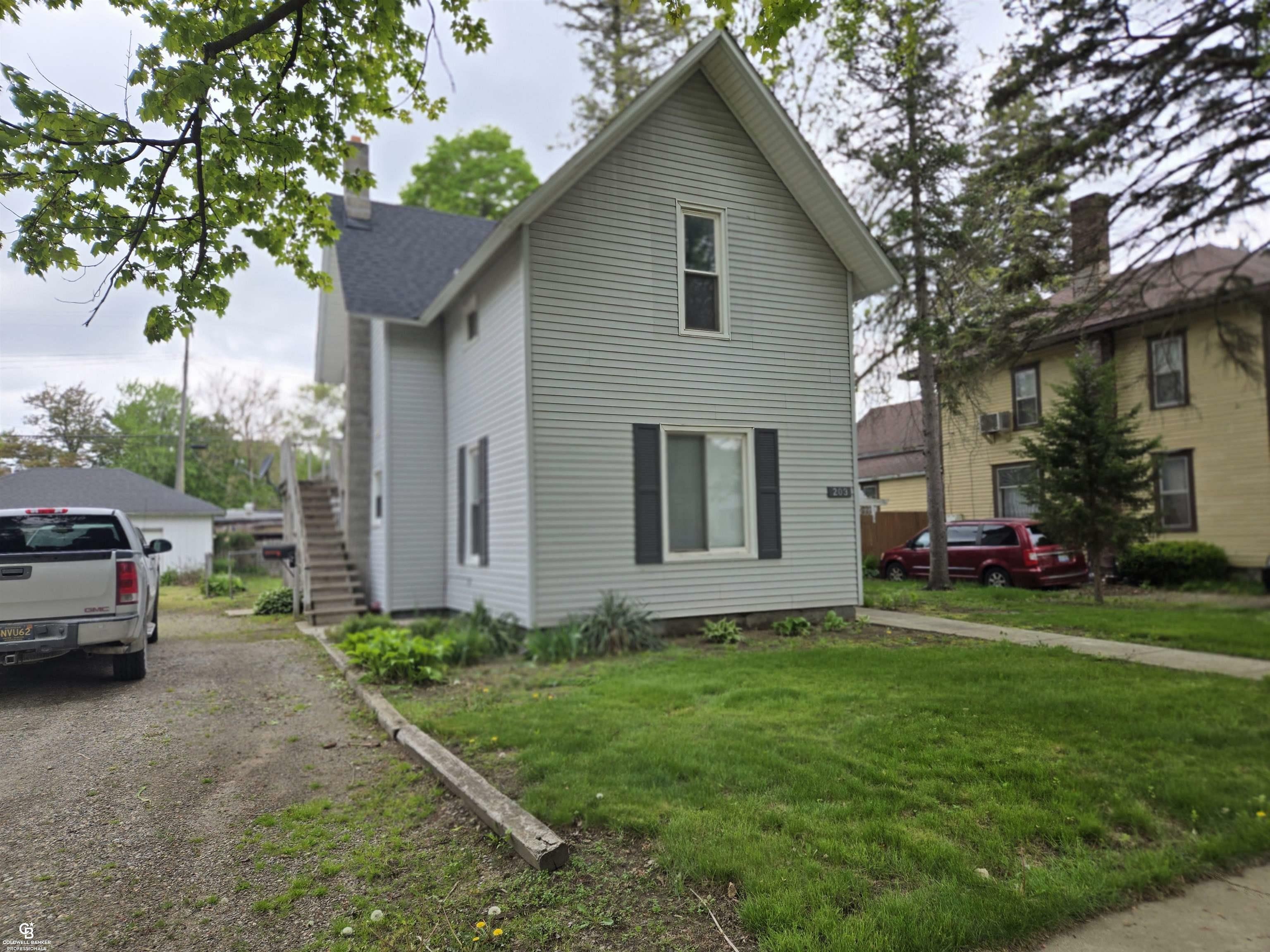Property Photo: 203 S Kennefic Street MI 48097