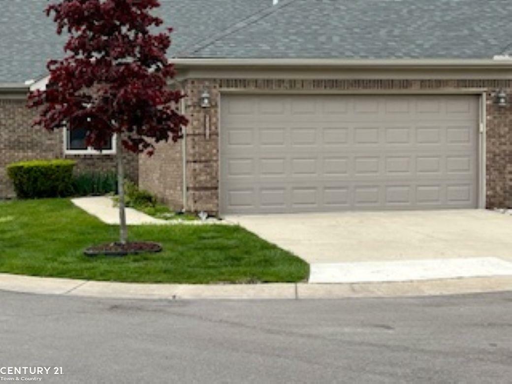 Property Photo: 35301 White Birch Unit 1 Bldg 1 MI 48035