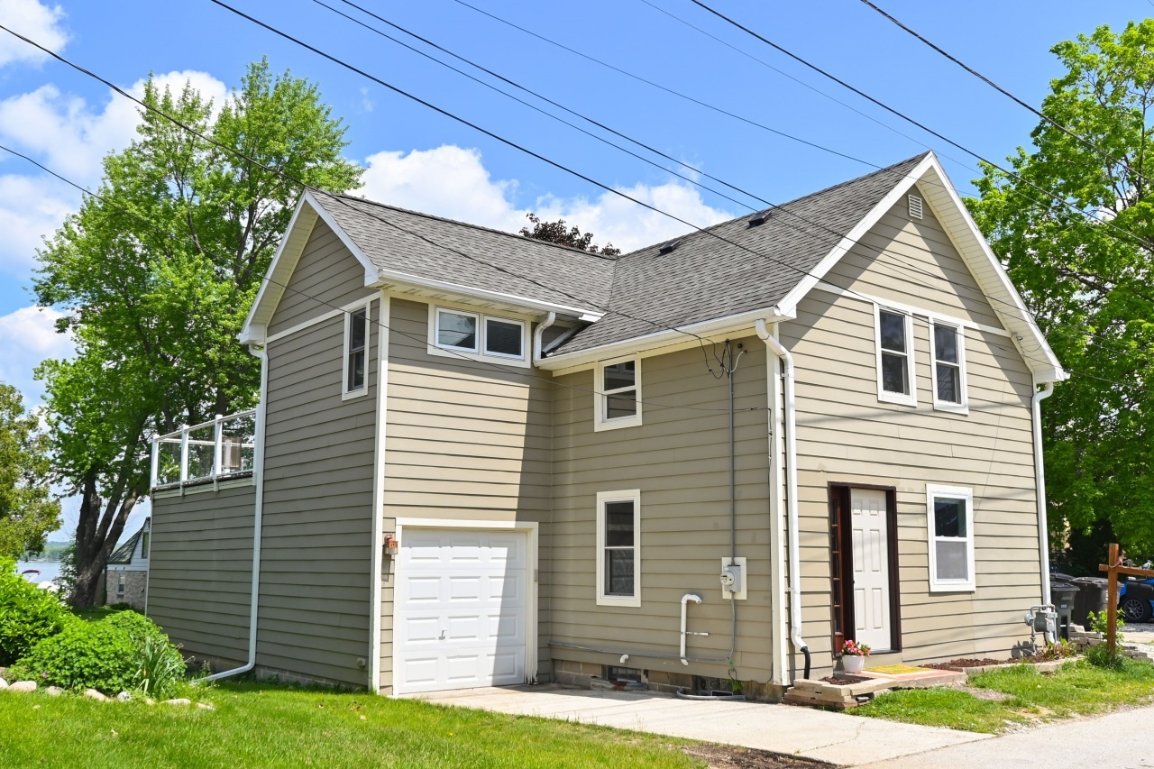 N27w27260 Woodland Dr  Pewaukee WI 53072 photo