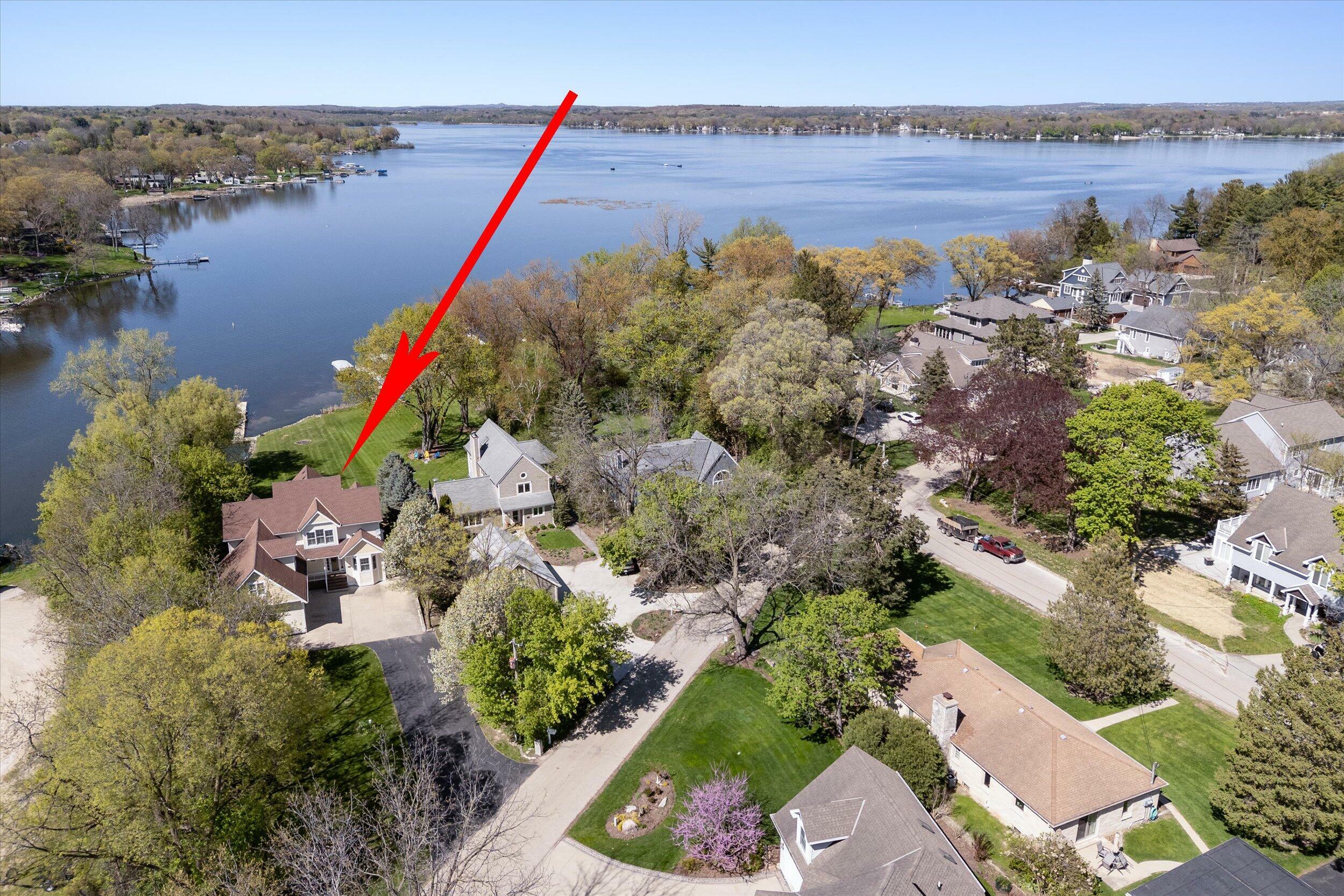 Property Photo: 923 Lake Dr WI 53018