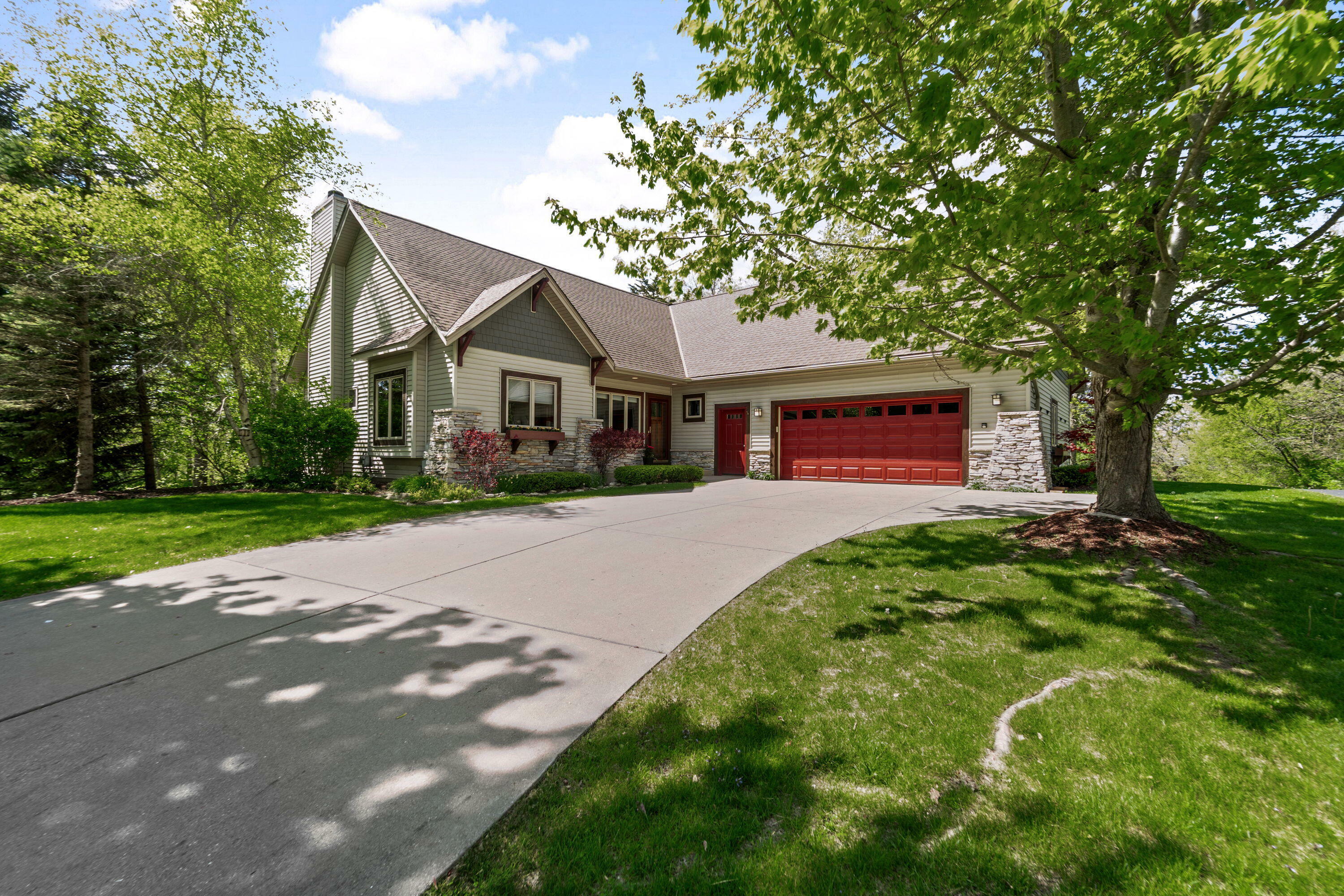 Property Photo: 100 Accipiter Ct WI 53105