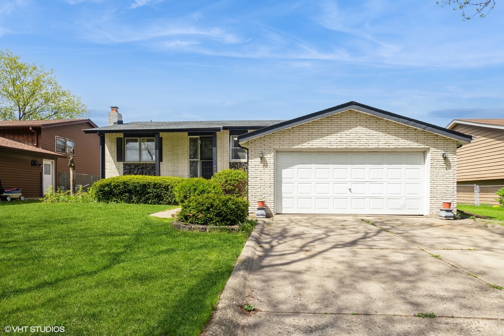 Property Photo: 656 W St. Aubin Drive IL 60101