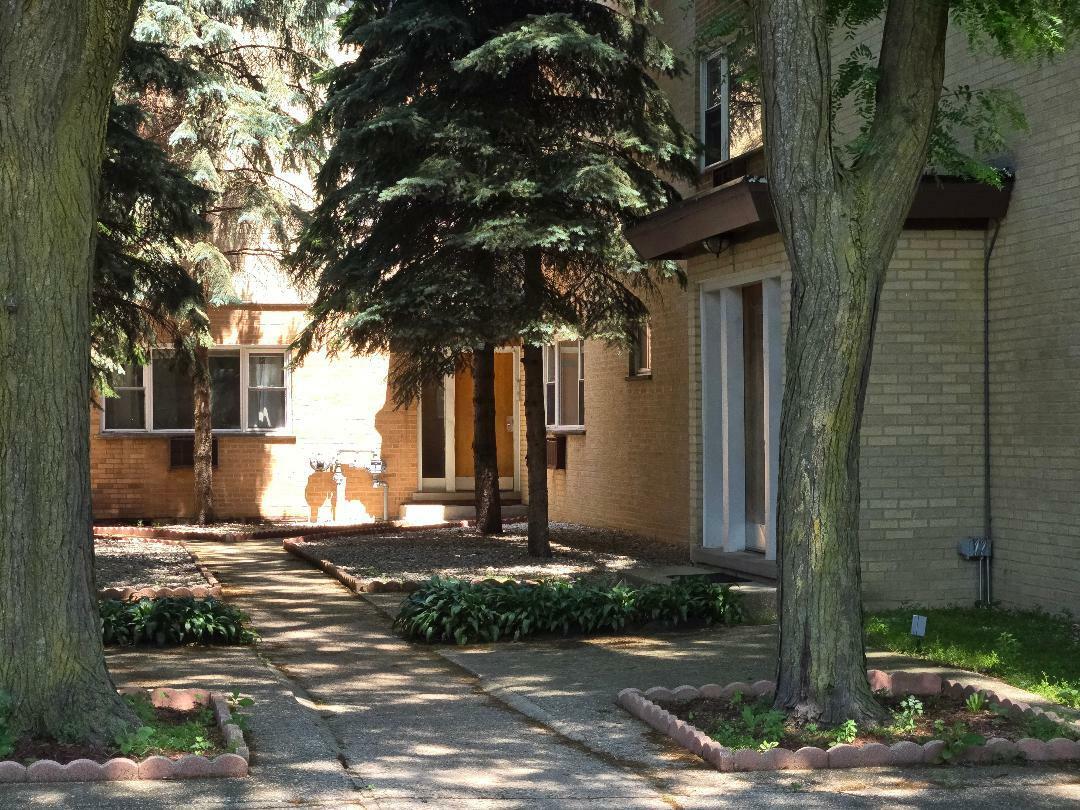 Property Photo: 1714 W Touhy Avenue D1n IL 60626