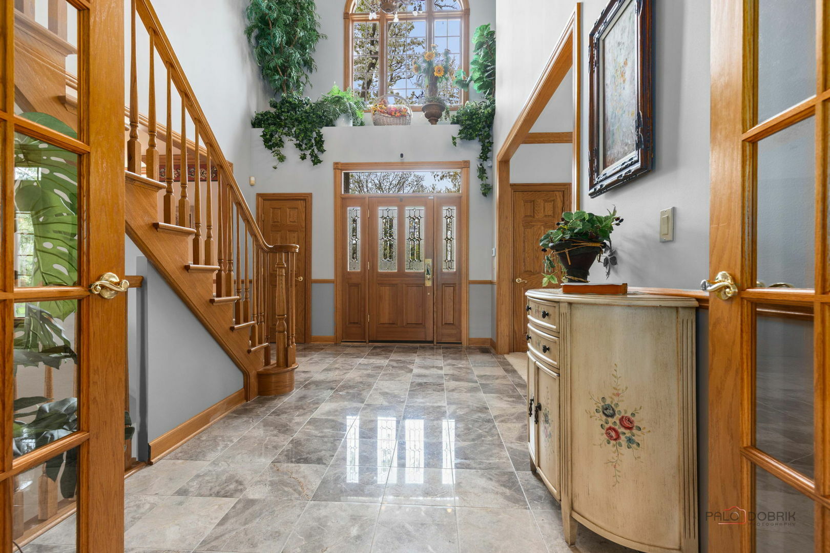 Property Photo: 9 Beacon Hill Drive IL 60010