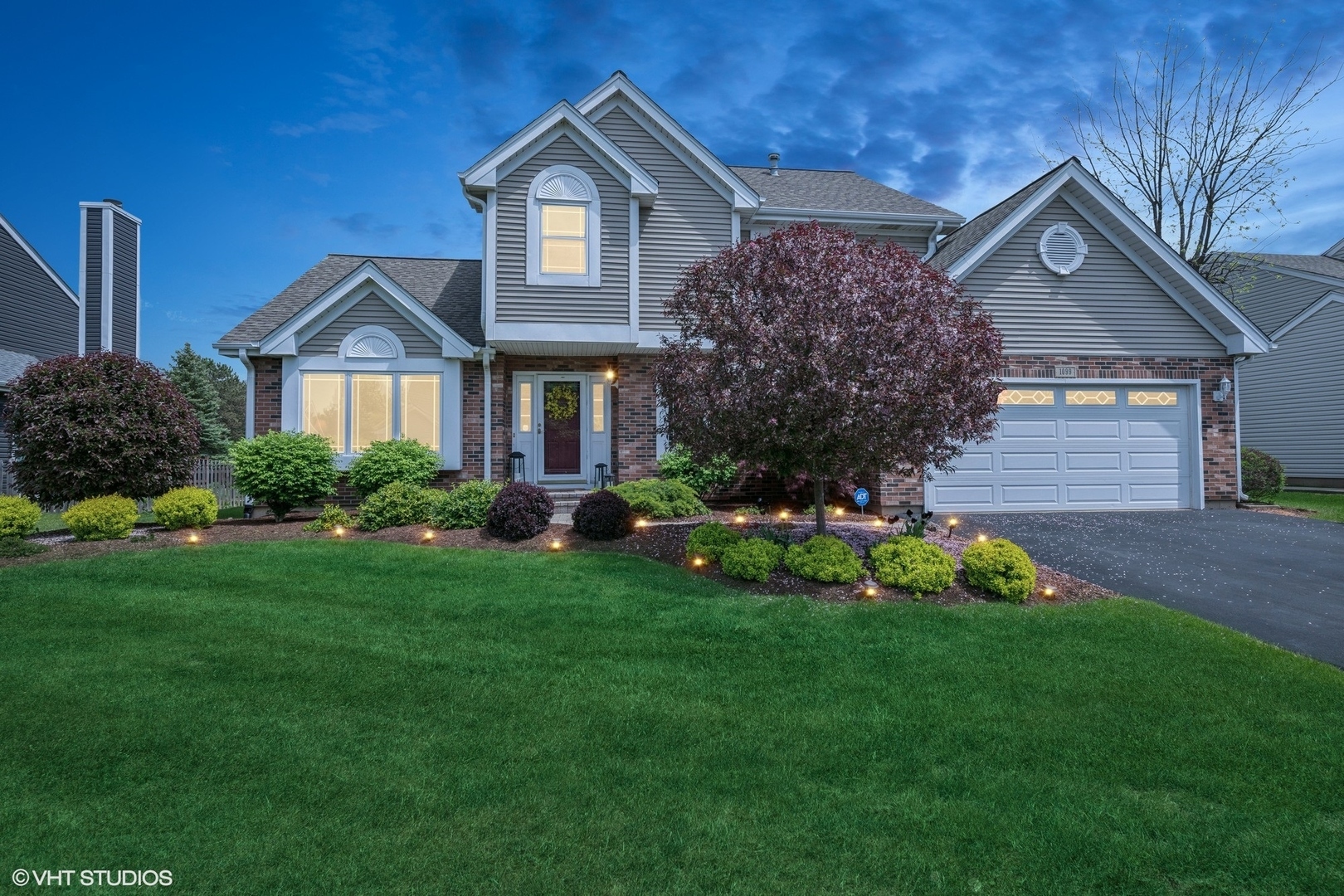 Property Photo: 1099 Berkshire Lane IL 60010