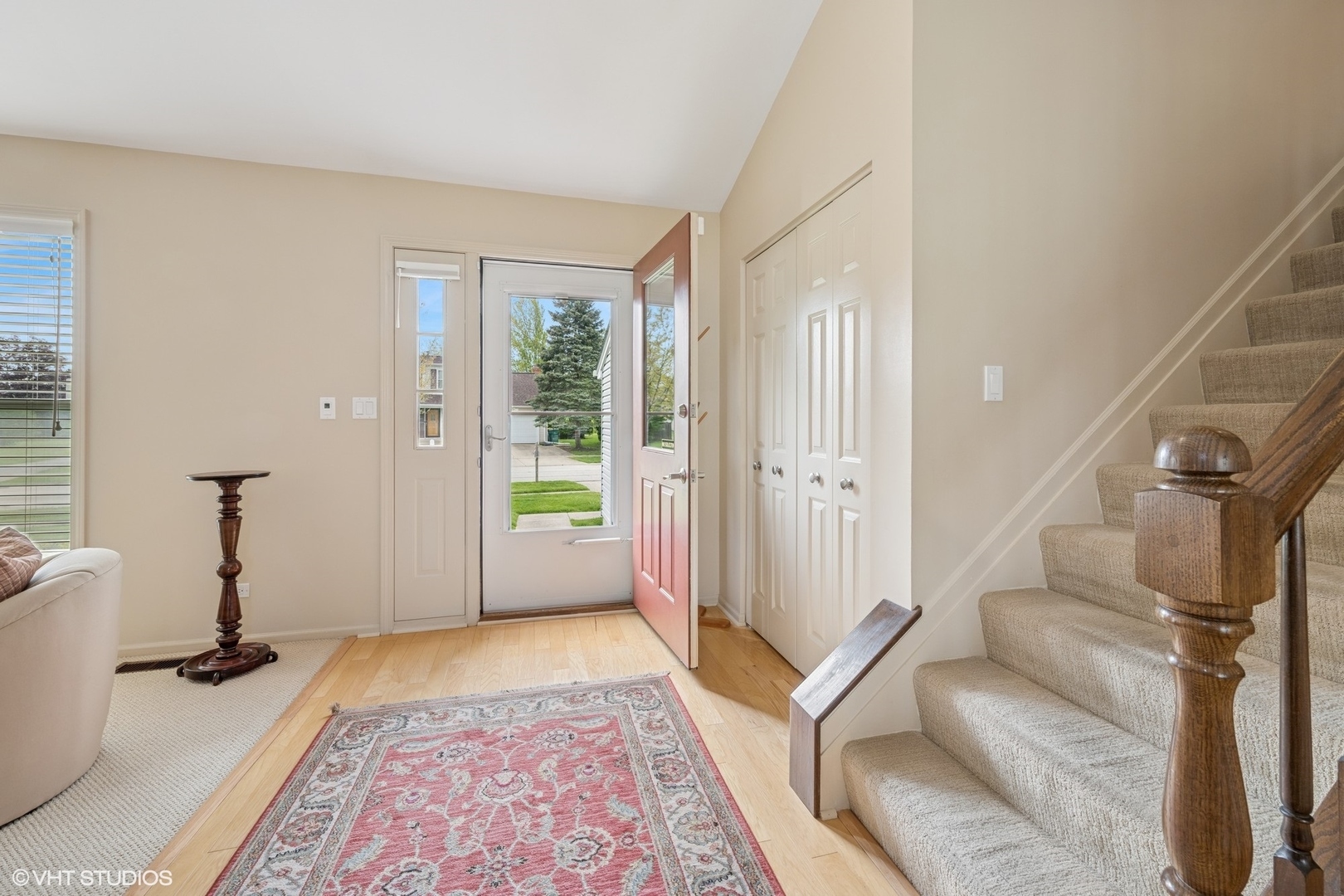 Property Photo: 690 Aberdeen Lane IL 60089