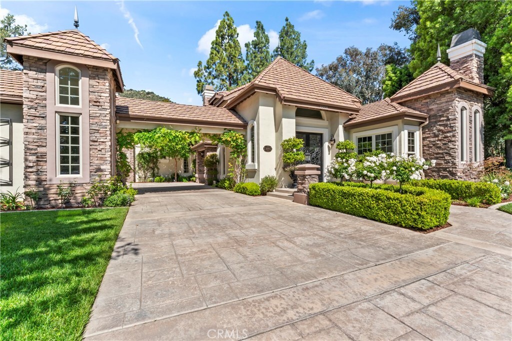 Property Photo:  22174 Lynx Court  CA 92562 