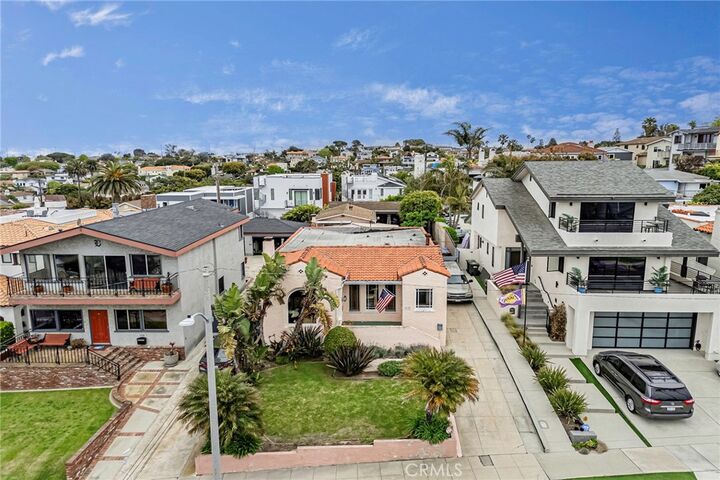 Property Photo:  410 S Gertruda Avenue  CA 90277 