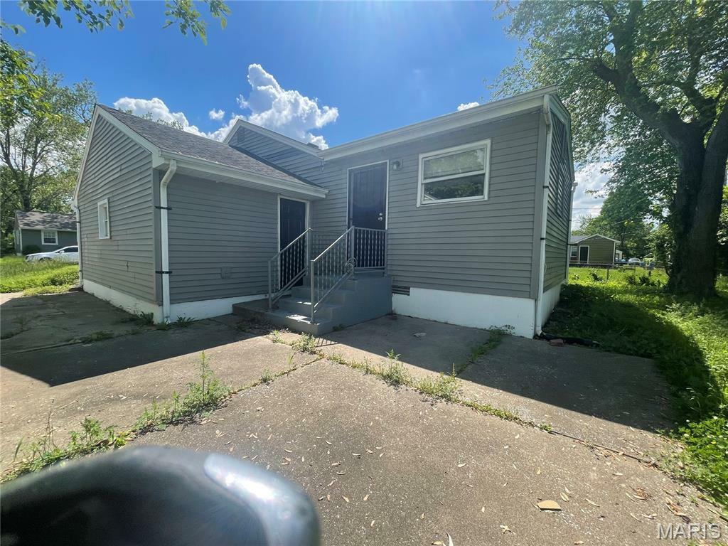 Property Photo: 251 Midlothian Road MO 63137