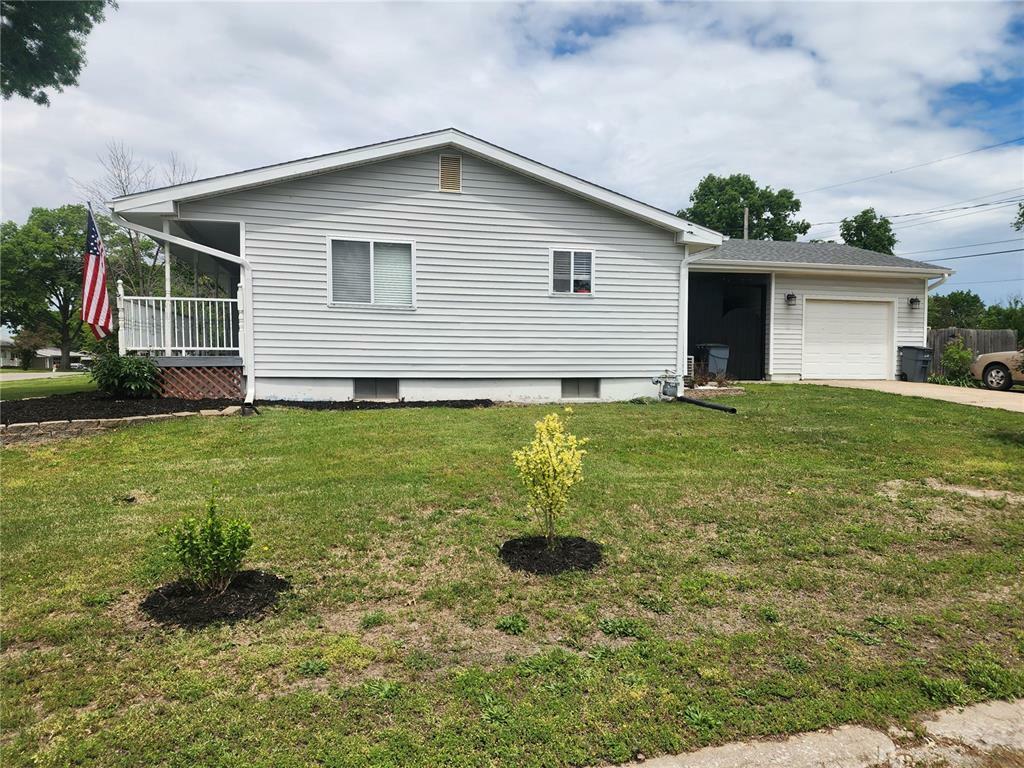 Property Photo: 1104 Ringo Street MO 65265