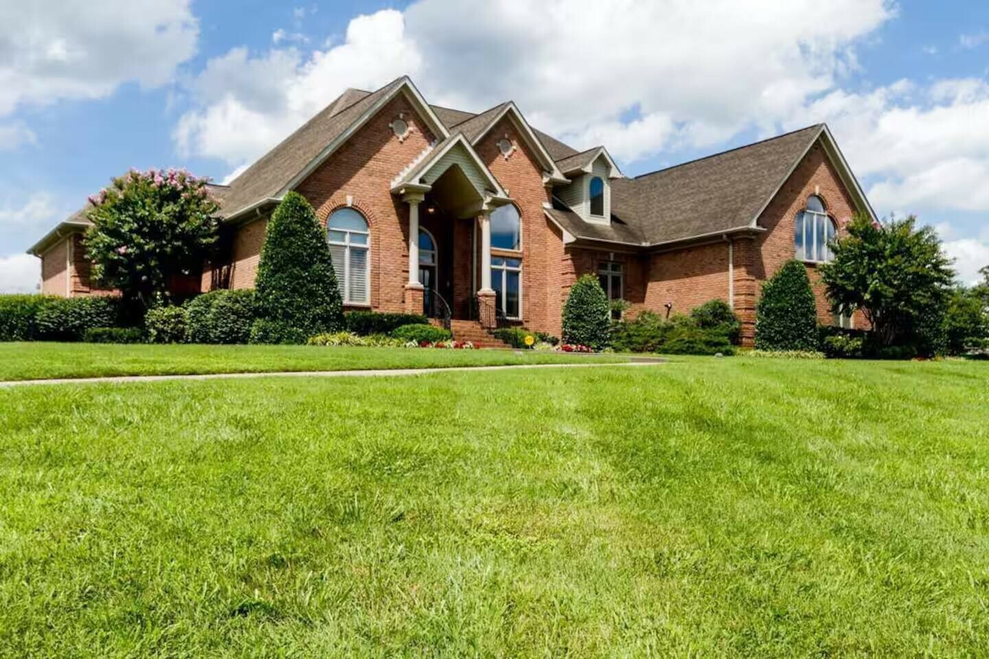 Property Photo: 1357 Madison Creek Rd TN 37072