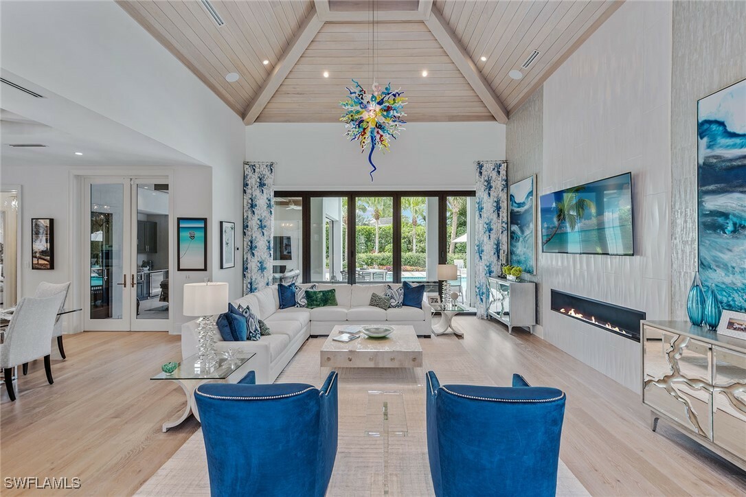 Property Photo: 714 Killdeer Place FL 34108
