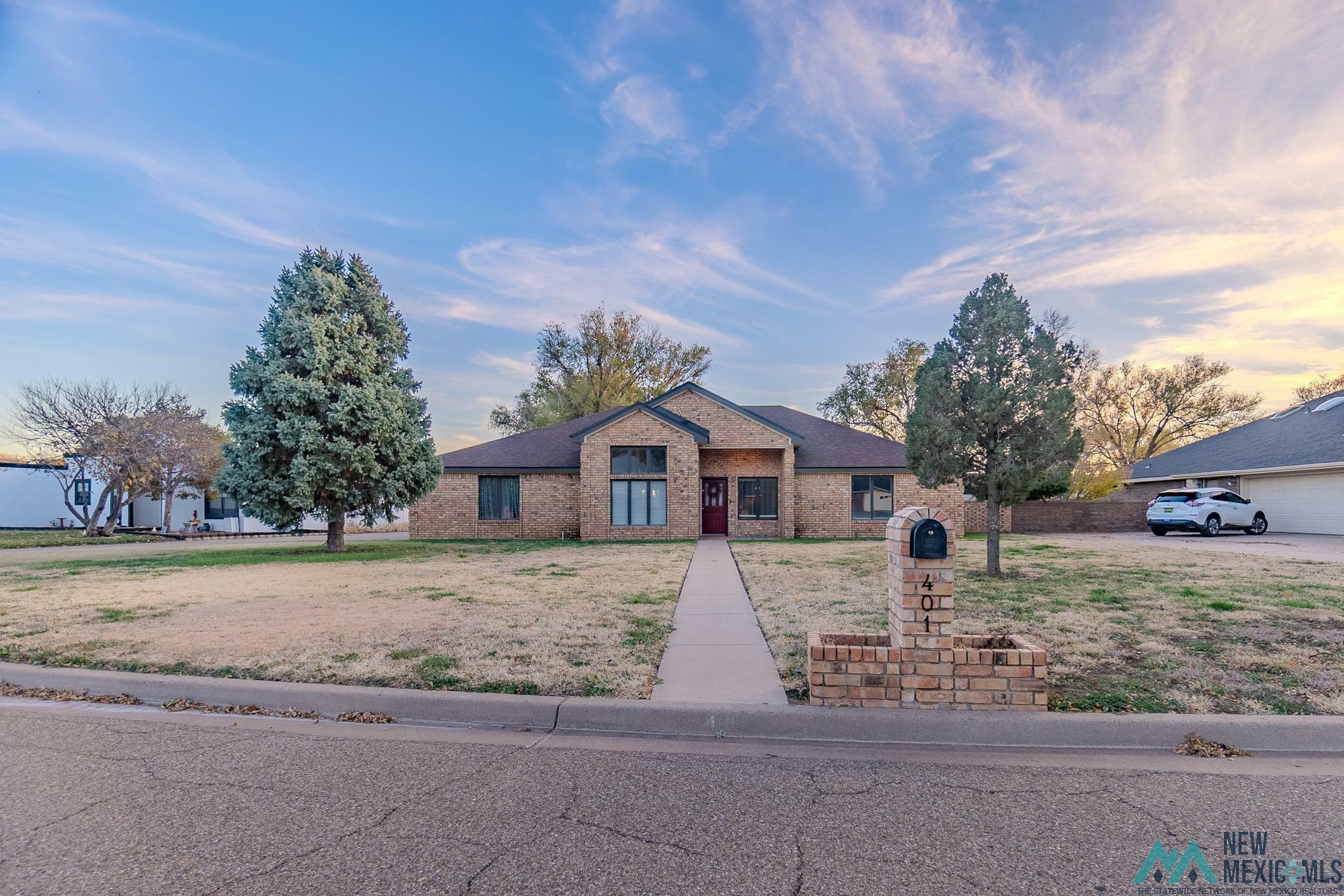 Property Photo: 401 Diamondhead Drive NM 88101