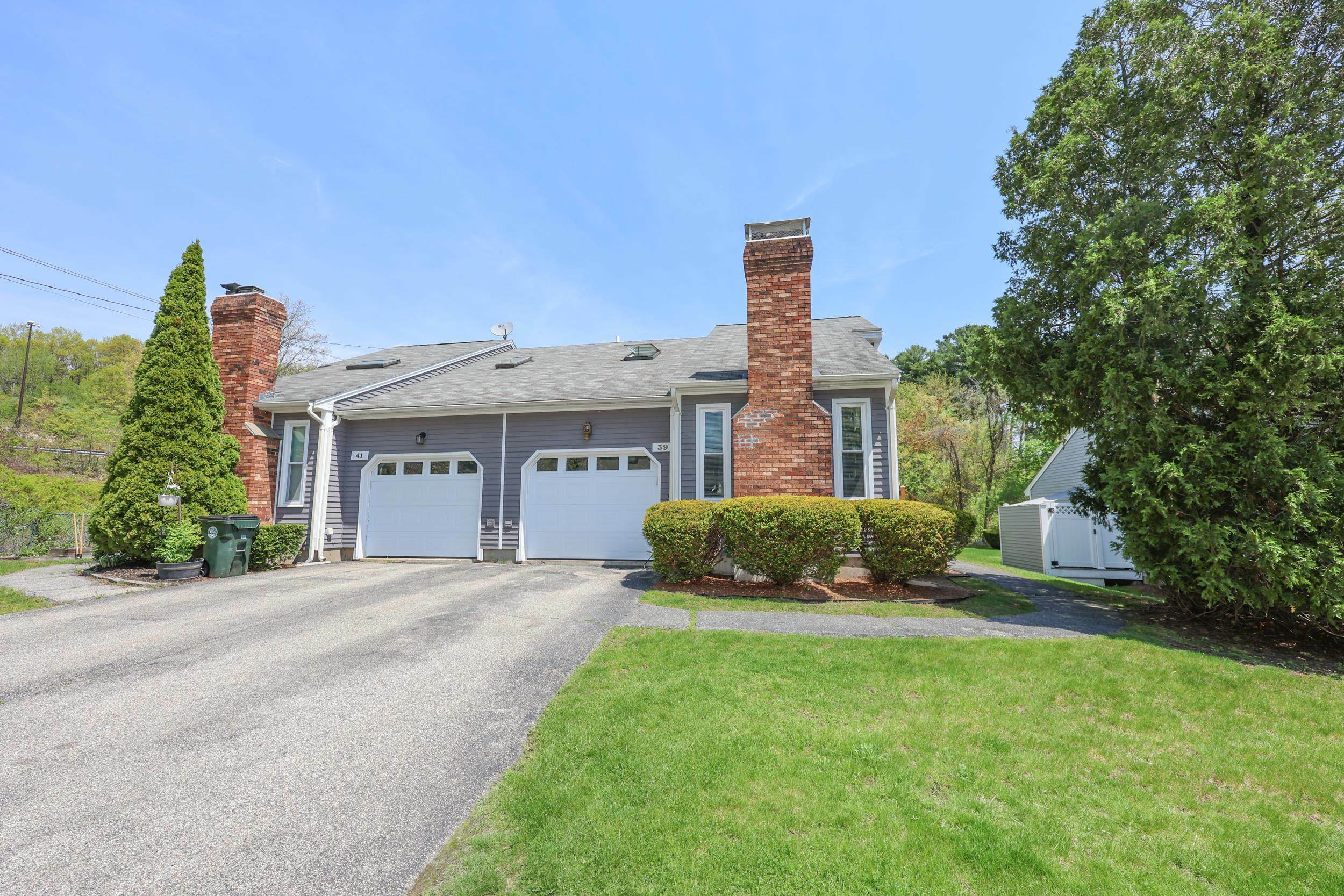 Property Photo: 39 Foxwood Circle NH 03104