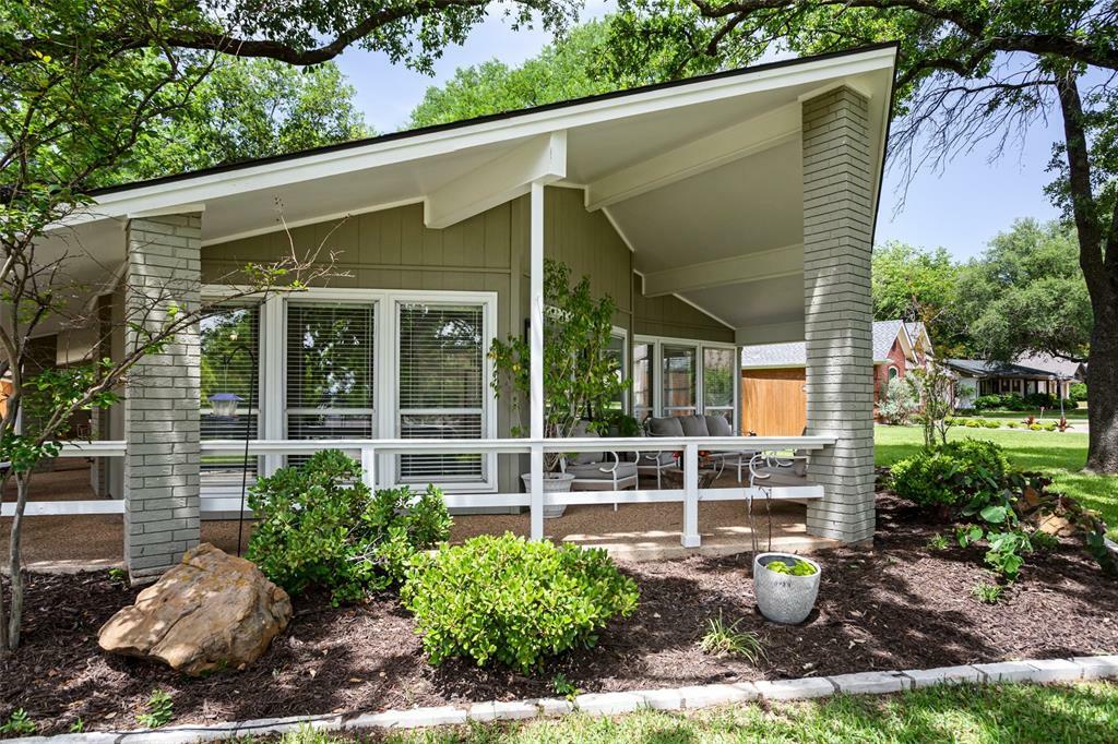 Property Photo: 5405 Comanche Vista Trail TX 76049
