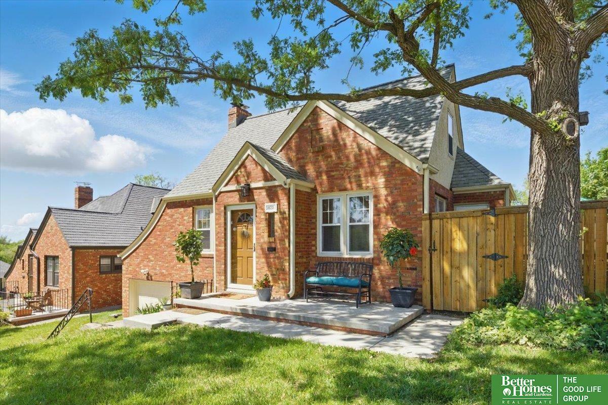 Property Photo: 3820 Pacific Street NE 68105-9999