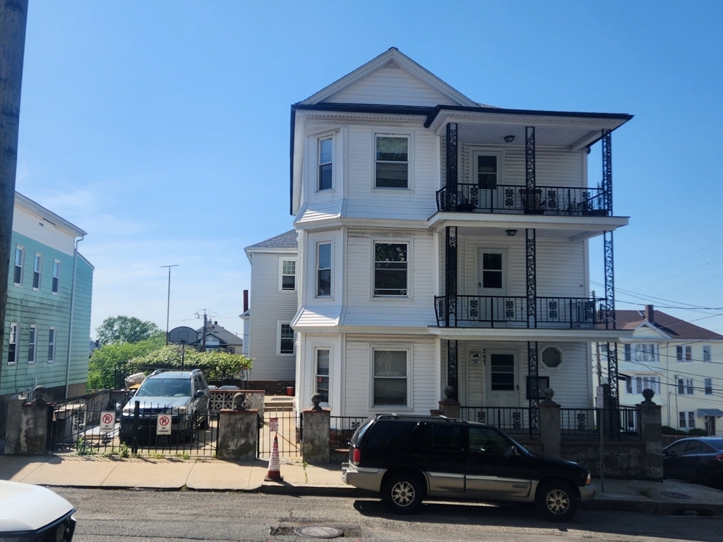297 Union Street  Fall River MA 02721 photo