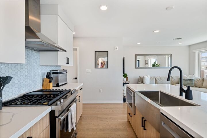 Property Photo: 457 W Broadway 409 MA 02127