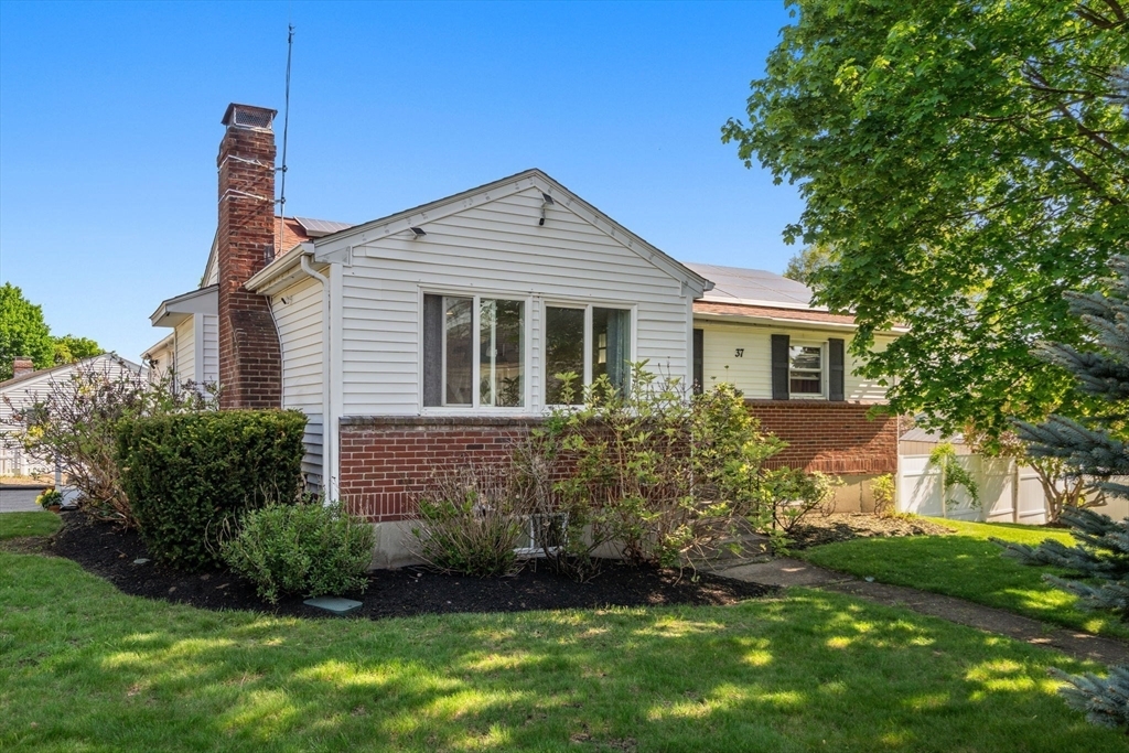 Property Photo: 37 Porter Rd MA 01752