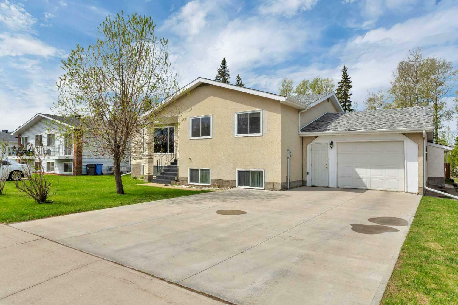 Property Photo: 5408 57 Street AB T4T 1H6