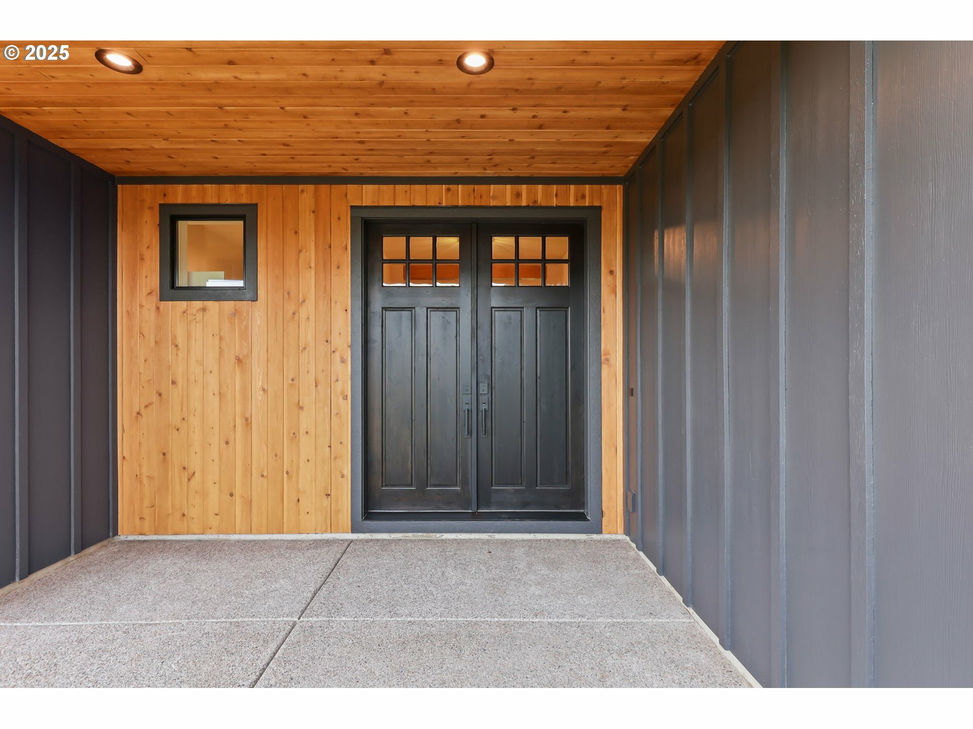 Property Photo:  648 Parker Loop  OR 97381 
