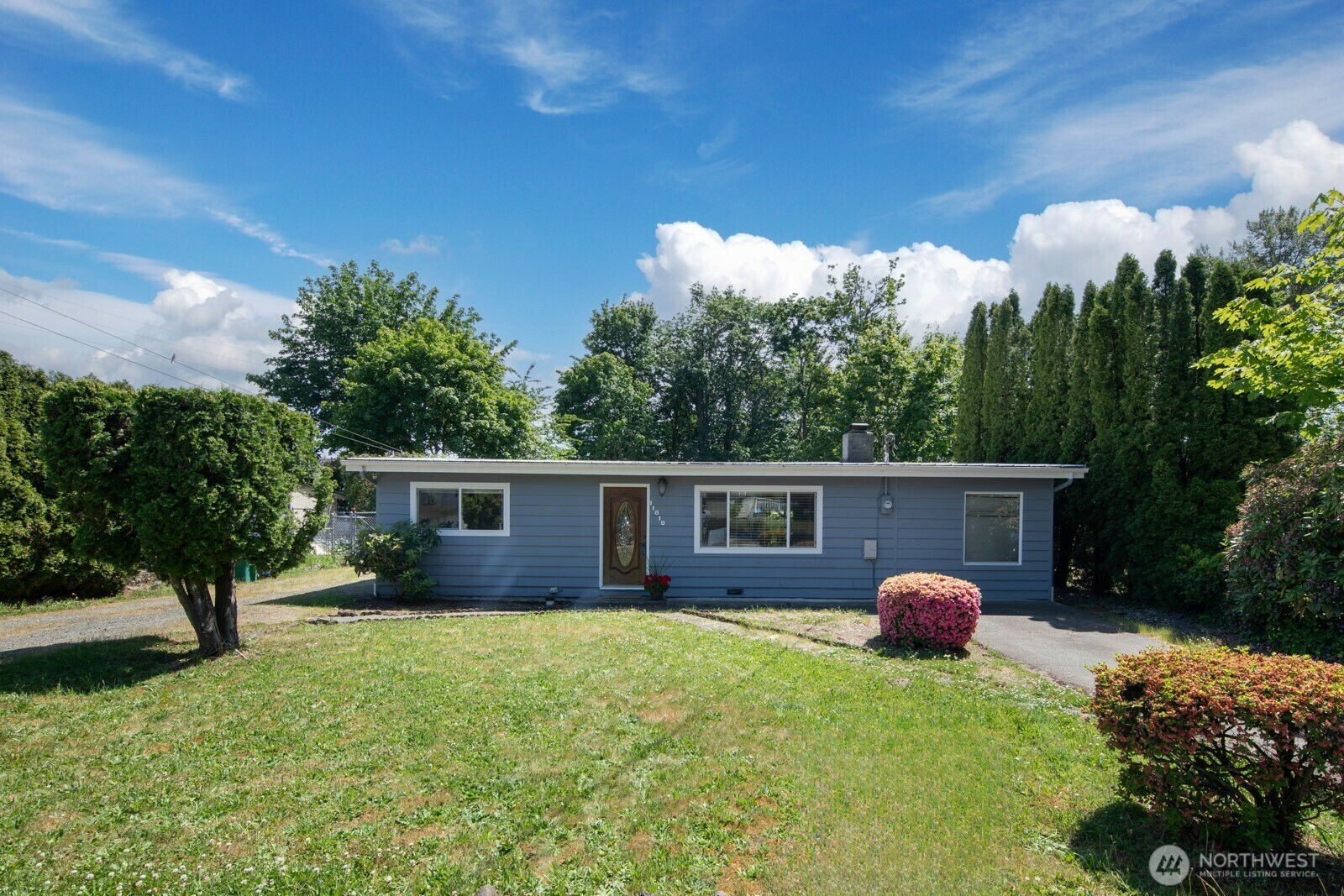 Property Photo: 11519 SE 169th Street WA 98055