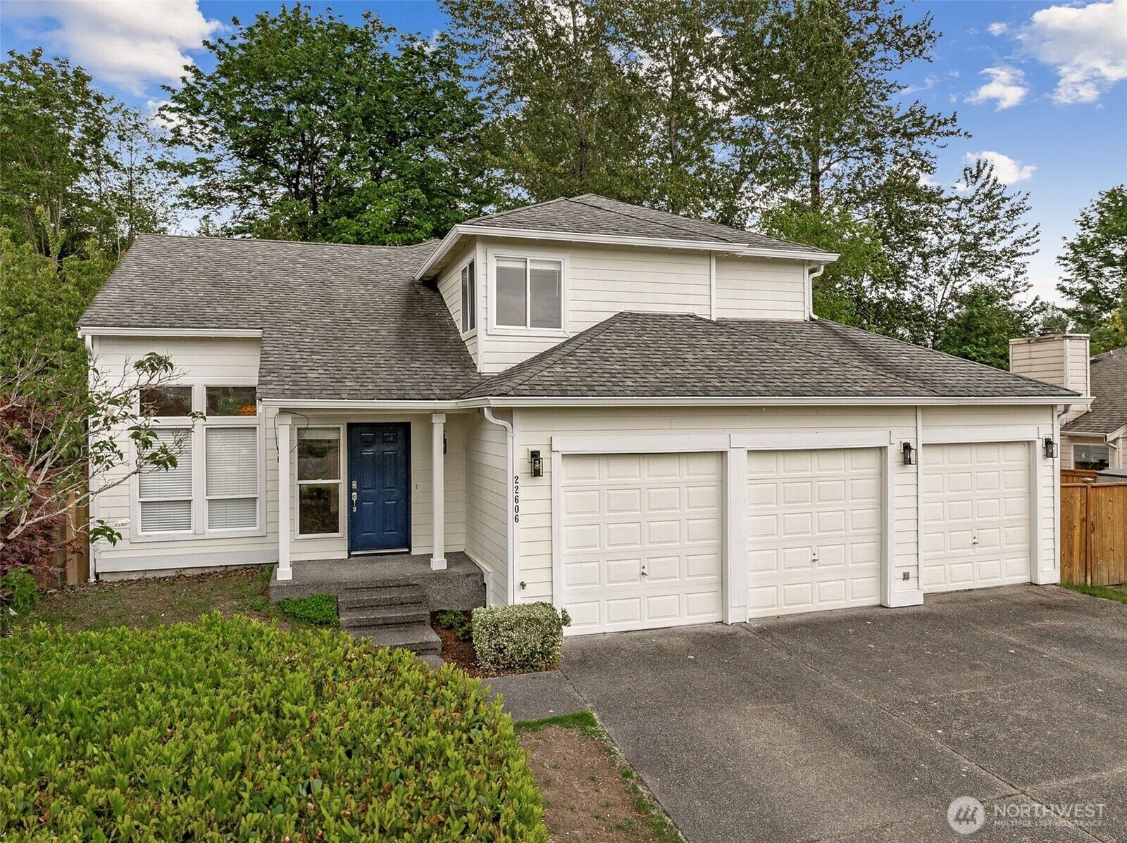 Property Photo:  22606  127th Avenue SE  WA 98031 