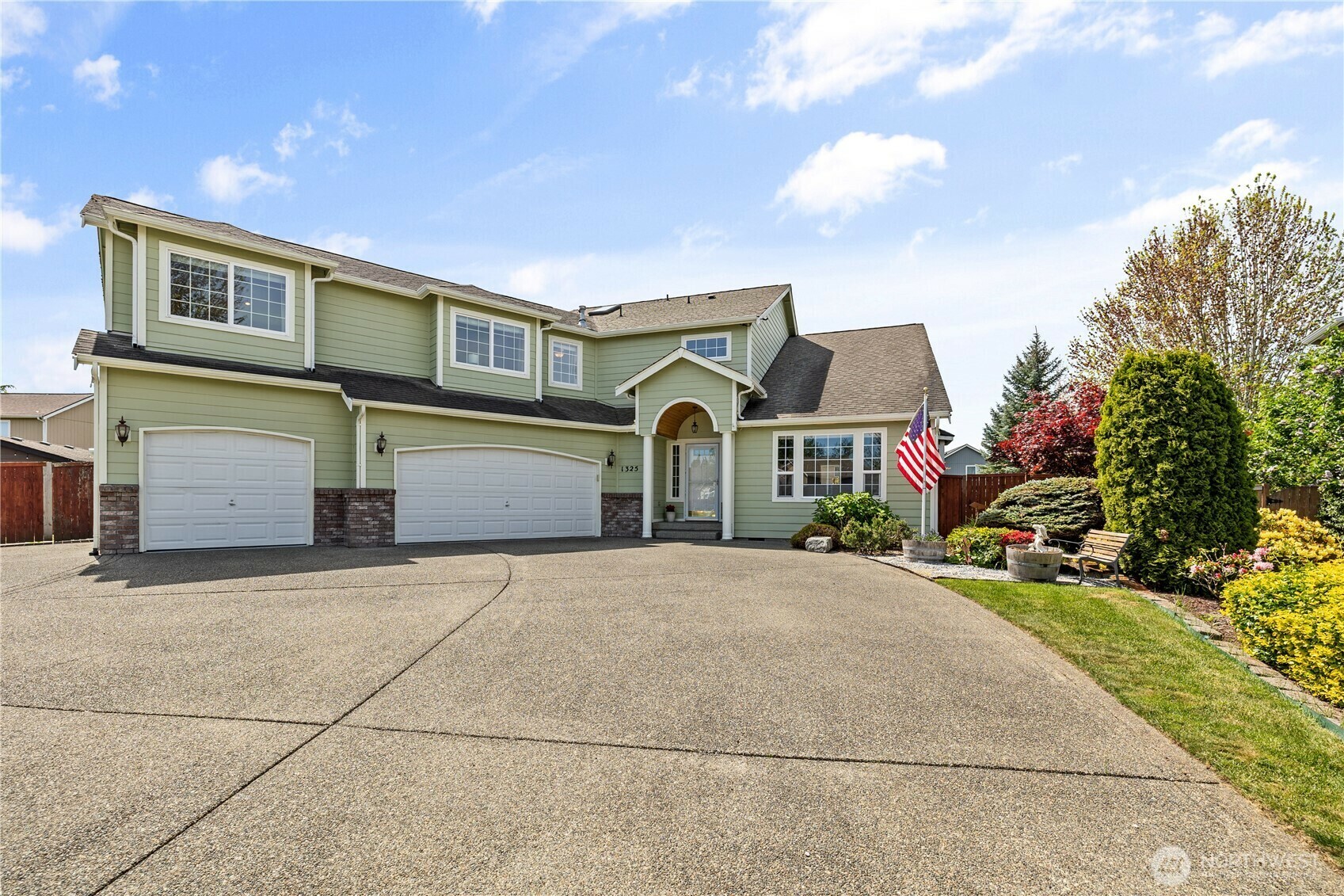 Property Photo: 1325 Olsen Avenue WA 98321