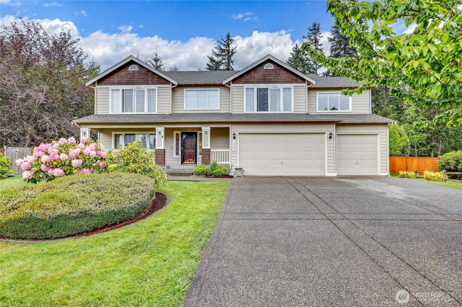 Property Photo: 7869 Zion Place SE WA 98367