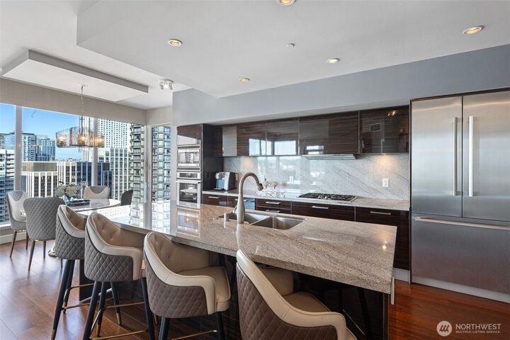 Property Photo: 1920 4th Avenue 2308 WA 98101