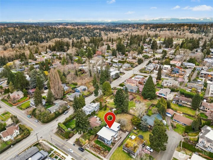 Property Photo:  1710  1st Street  WA 98033 