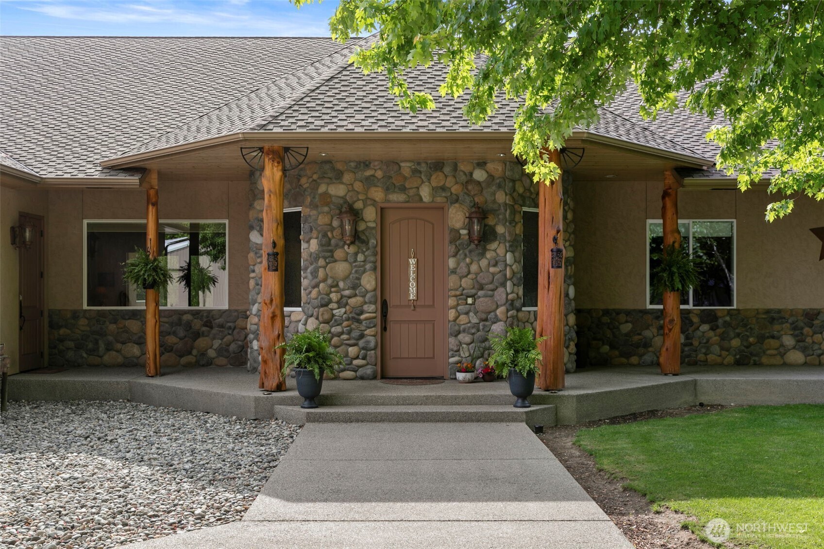 Property Photo: 2720 NW Cascade Avenue WA 98802