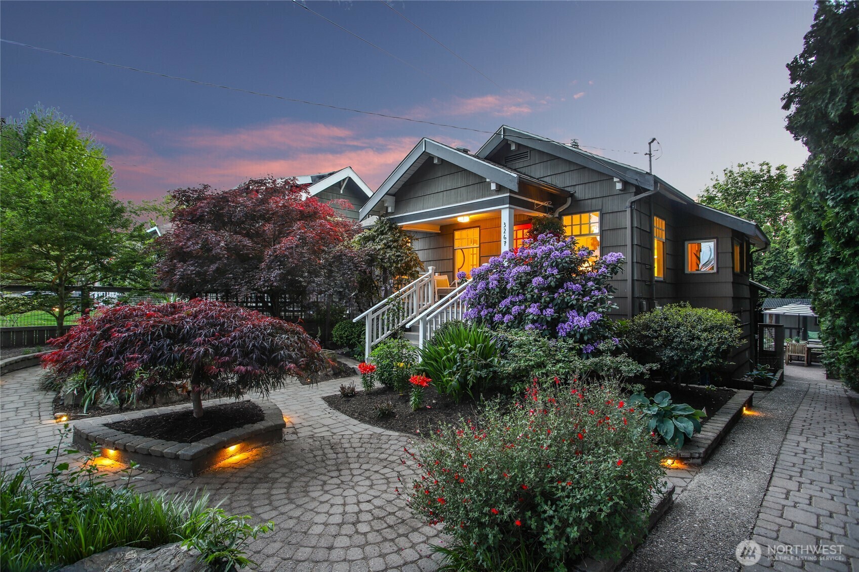 Property Photo: 3267 39th Avenue SW WA 98116