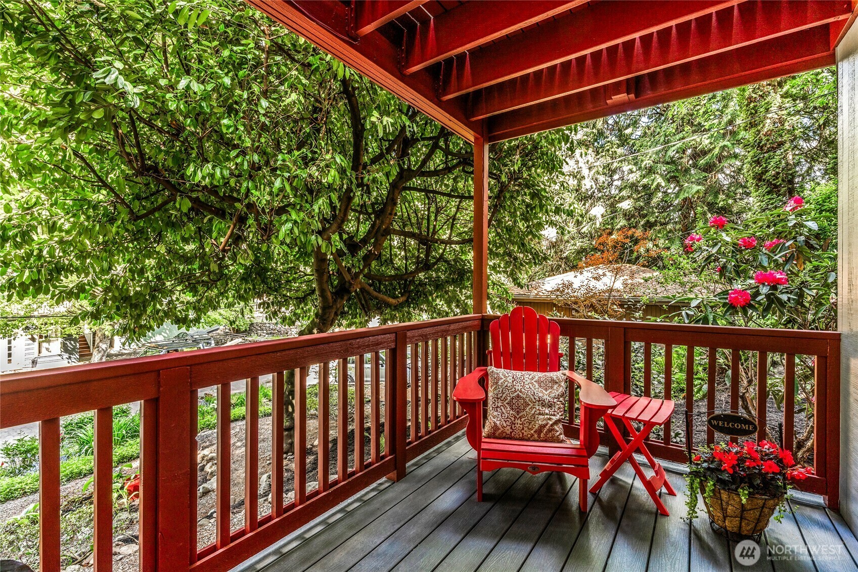 Property Photo: 3527 E Spruce Street WA 98122