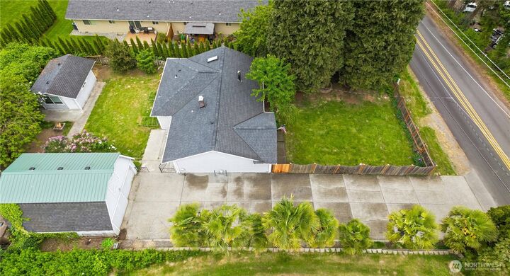Property Photo: 10320 16th Street E WA 98372