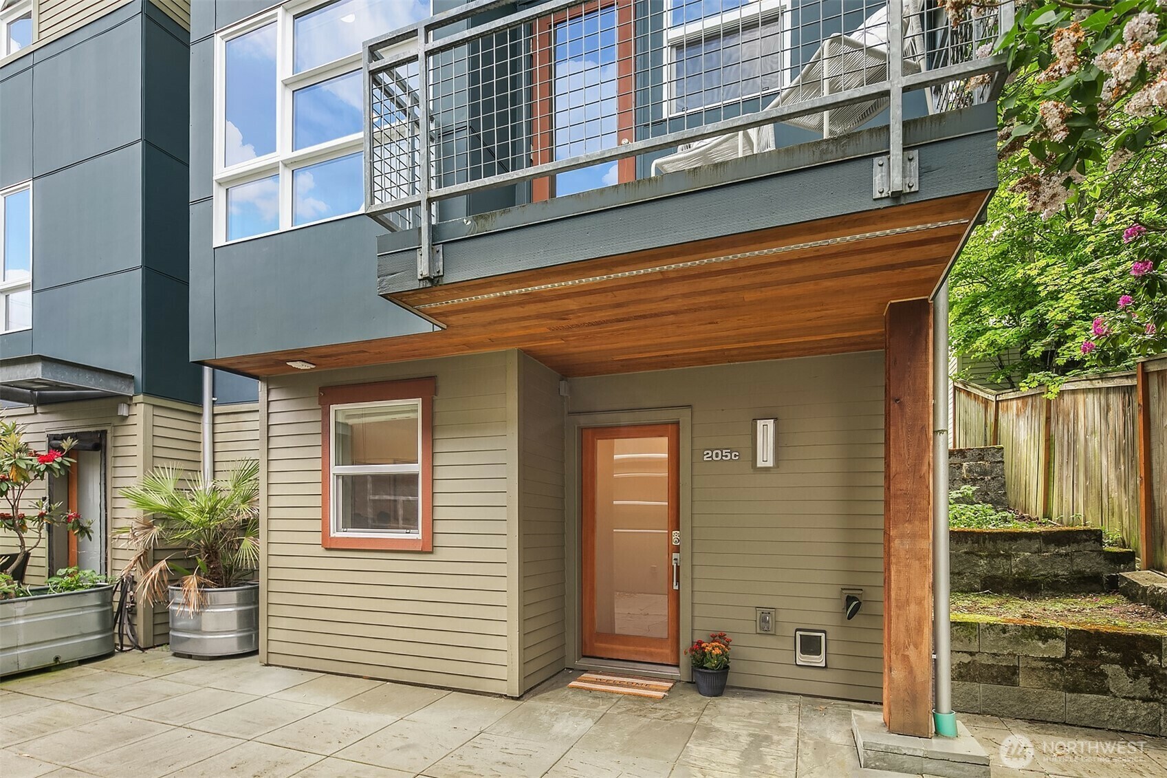 Property Photo: 205 27th Avenue E C WA 98112