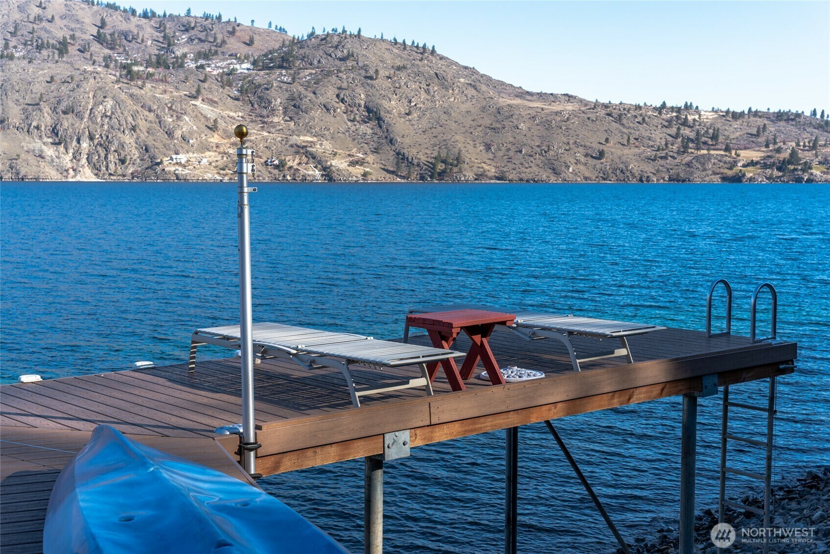 Property Photo: 15137 S Lakeshore Road WA 98816