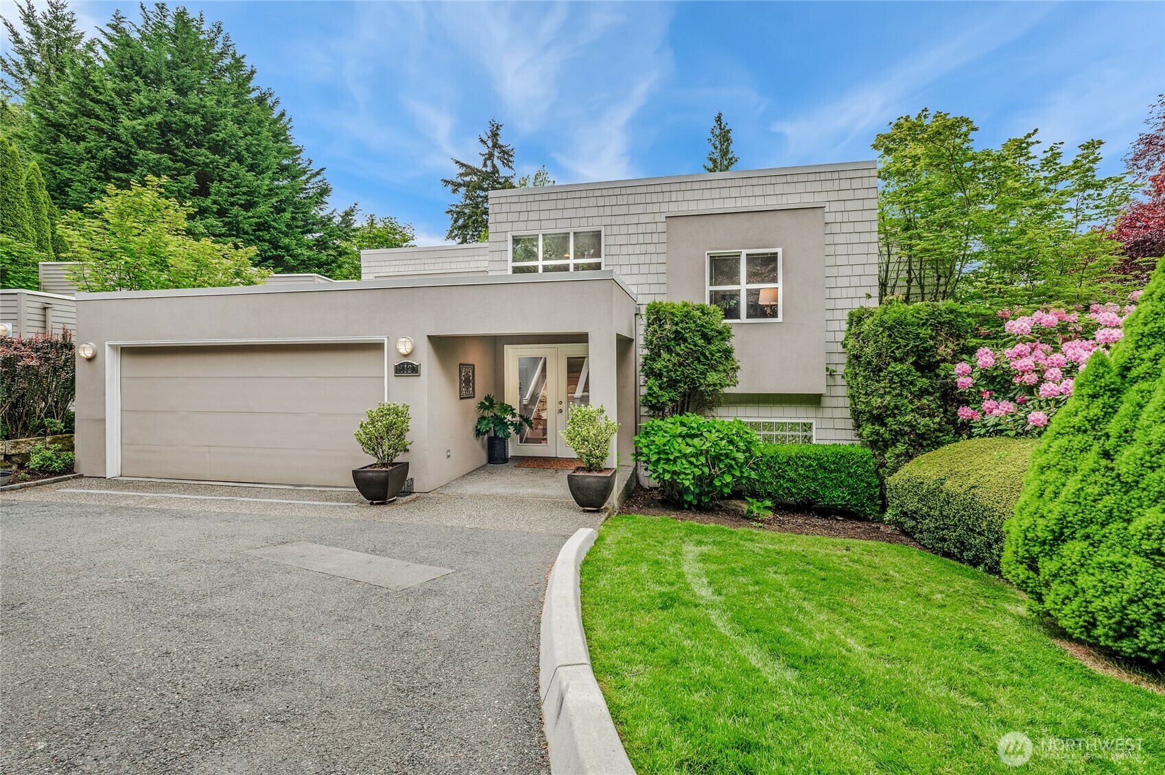 Property Photo: 11120 NE 106th Place WA 98033