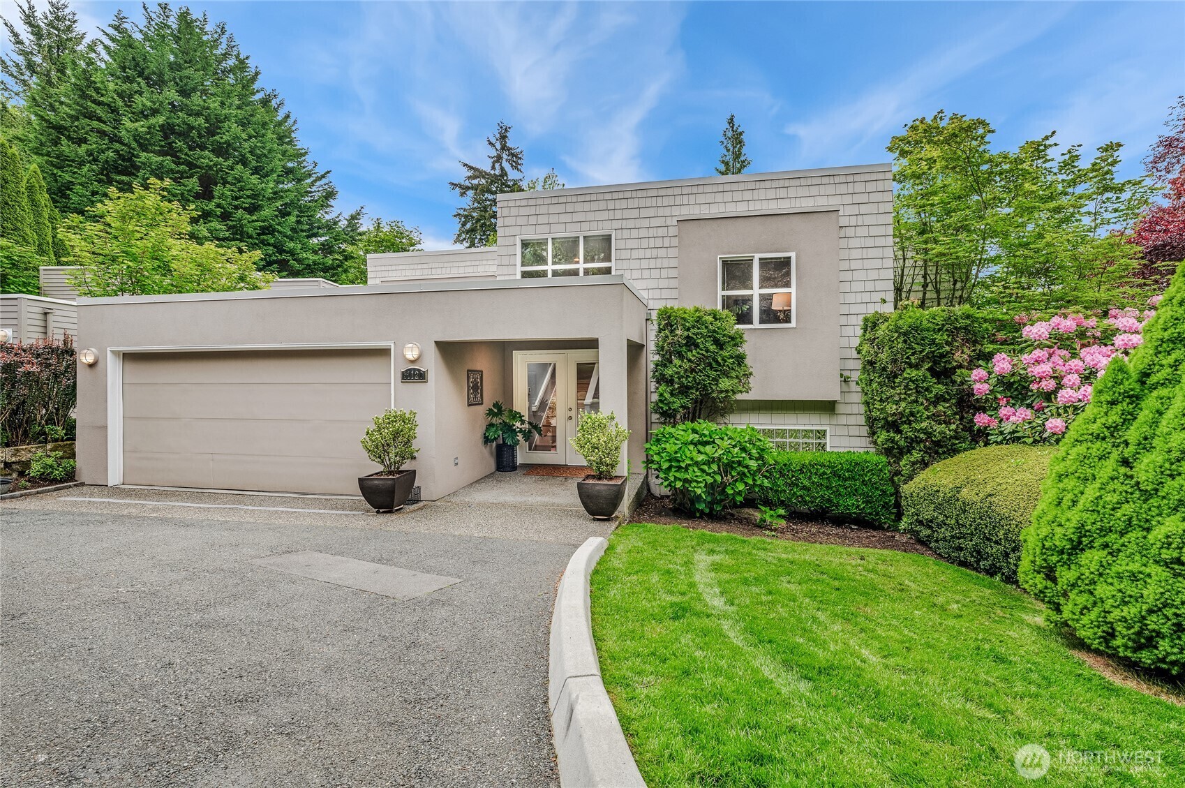 Property Photo: 11120 NE 106th Place WA 98033