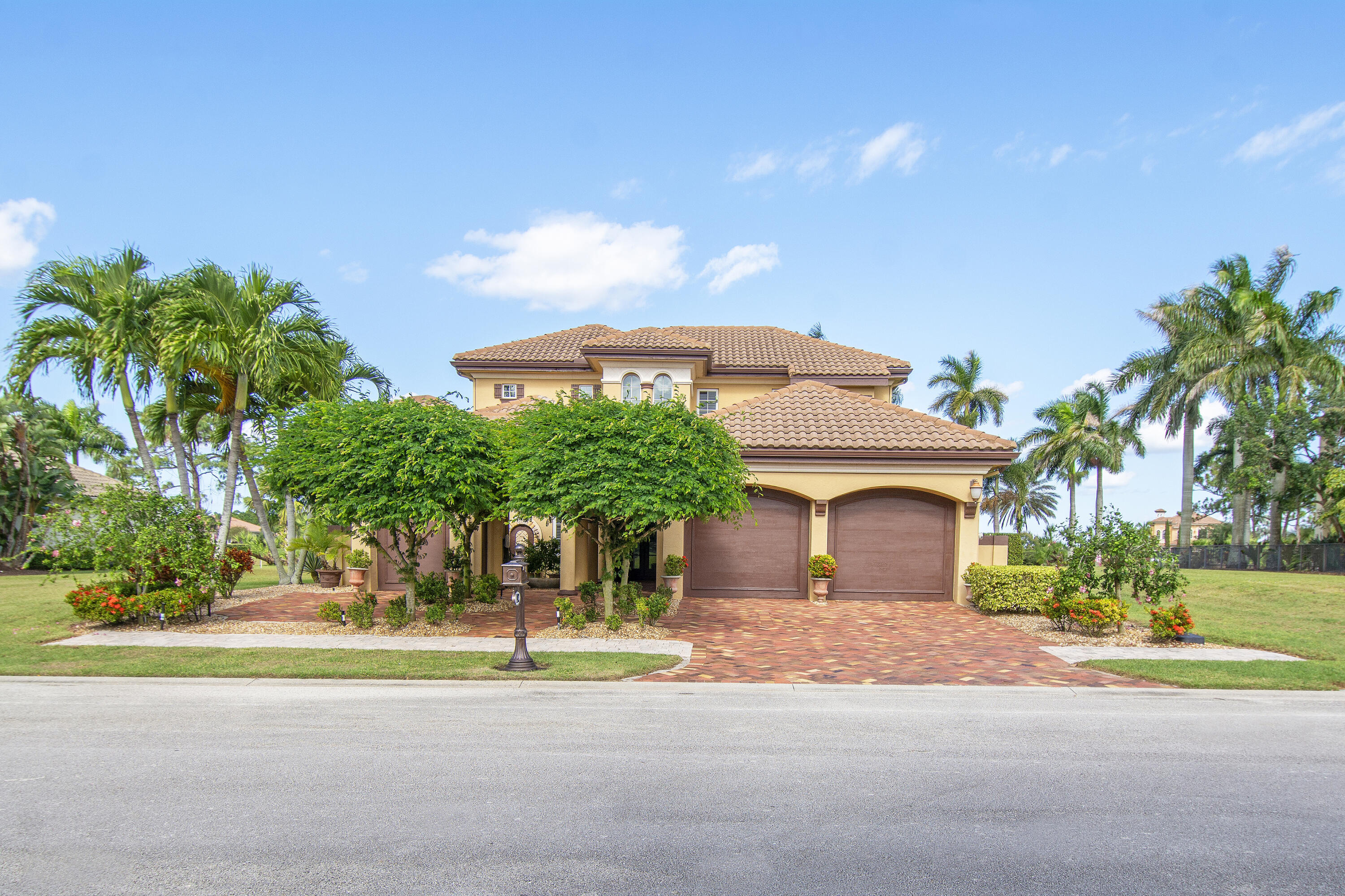 Property Photo: 143 SE Bella Strano FL 34984
