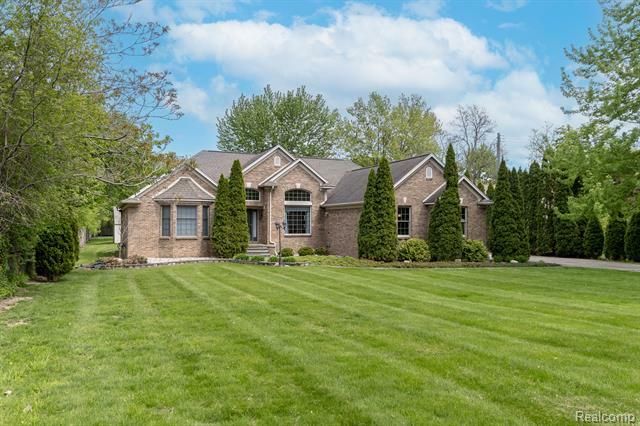 Property Photo: 16645 Helen Street MI 48195