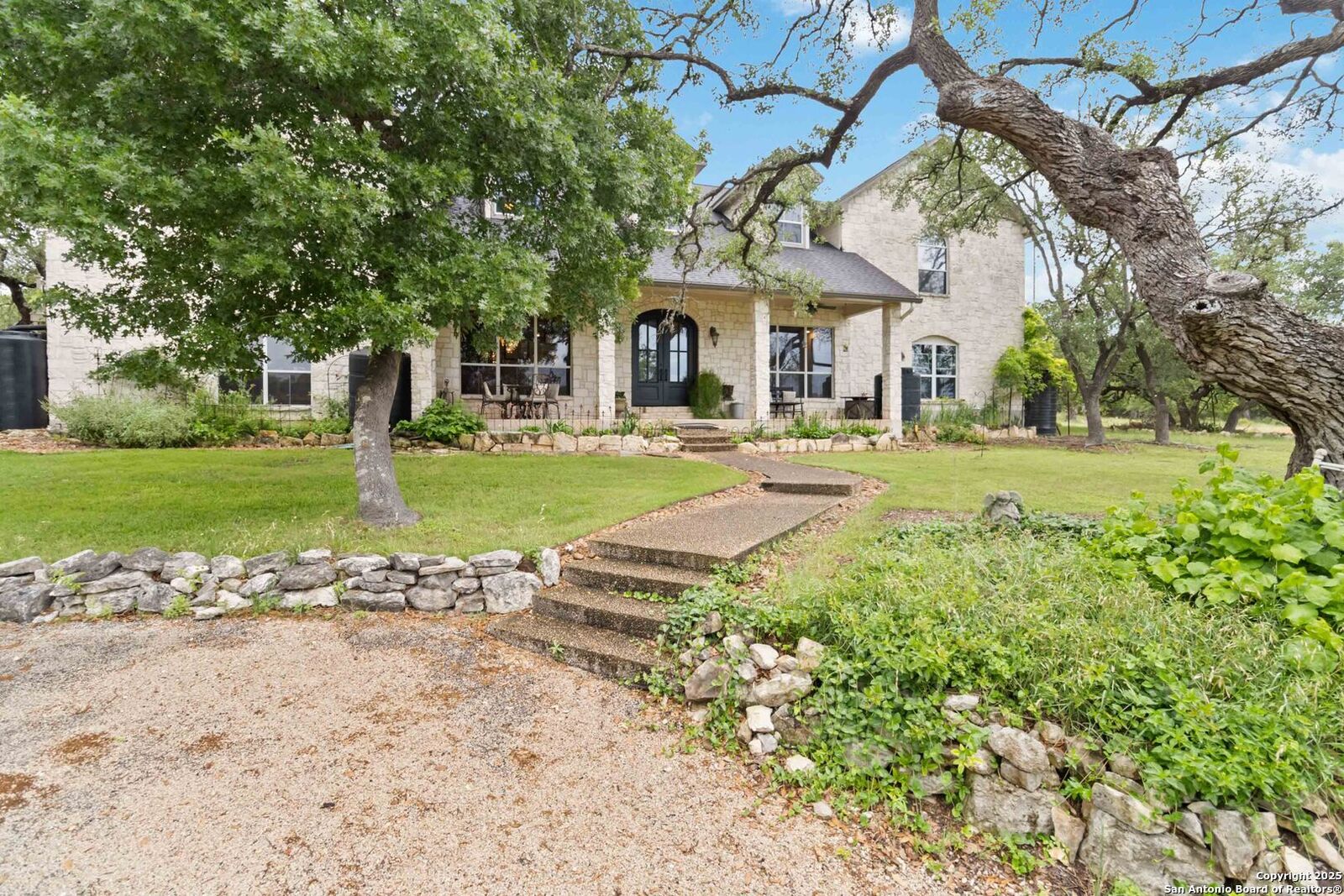 Property Photo: 111 Kendall Oaks TX 78006