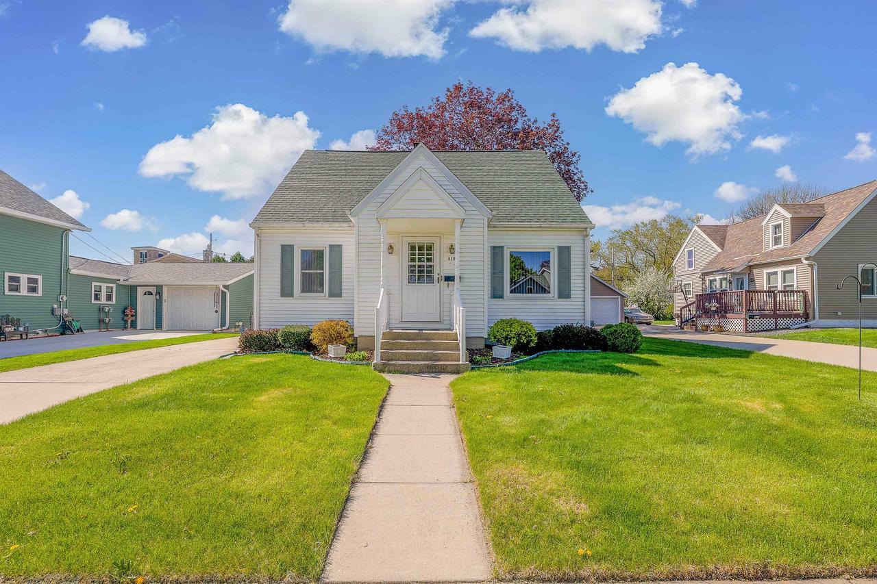 Property Photo: 419 West Jefferson Street WI 53963